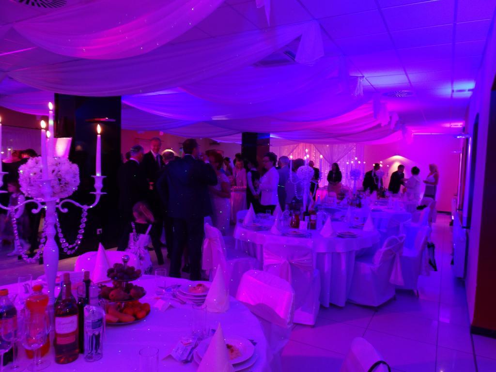 Ślesin Hotel Wityng מראה חיצוני תמונה