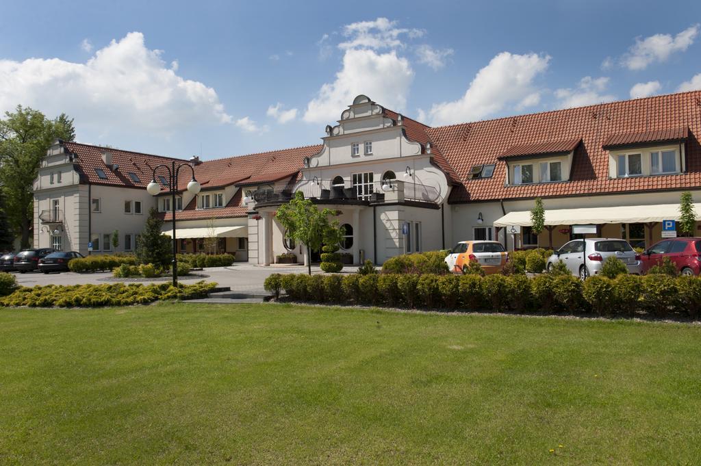 Ślesin Hotel Wityng מראה חיצוני תמונה